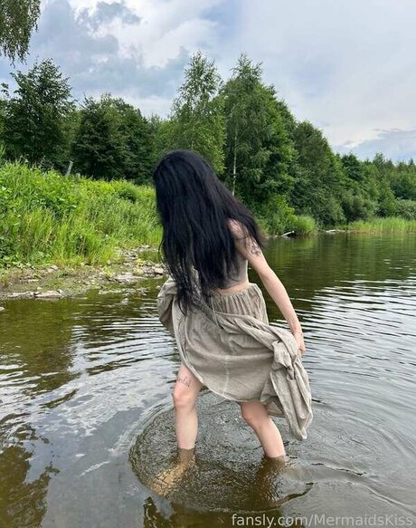 Mermaids Kiss