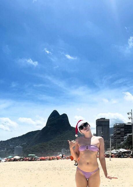 Leticia Colin