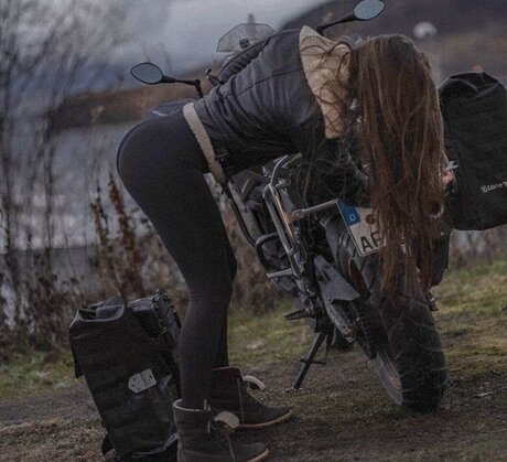 Affe auf Bike