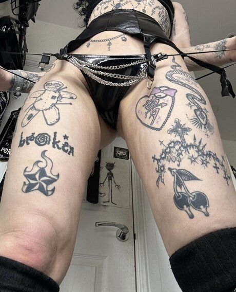 Naakte gelekte OnlyFans-foto van Chl0lunaa
