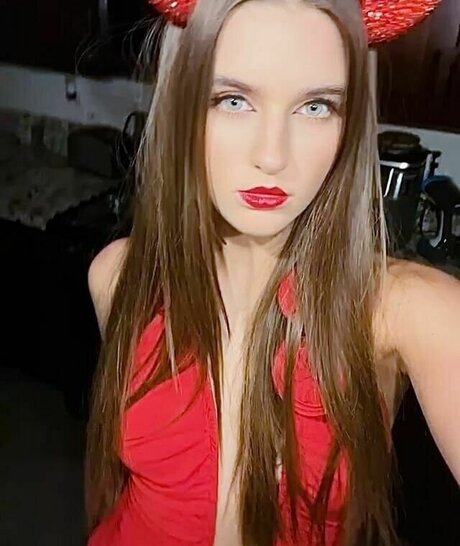 Savannah Clarke