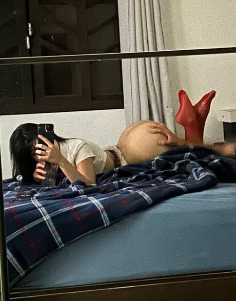 Naakte gelekte OnlyFans-foto van Riasgloria