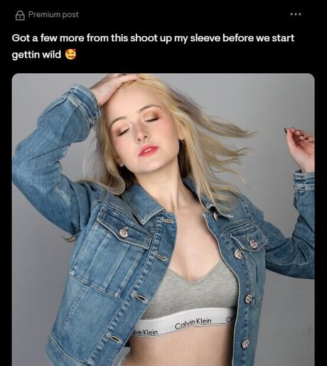 Naakte gelekte OnlyFans-foto van Anothernicaddict