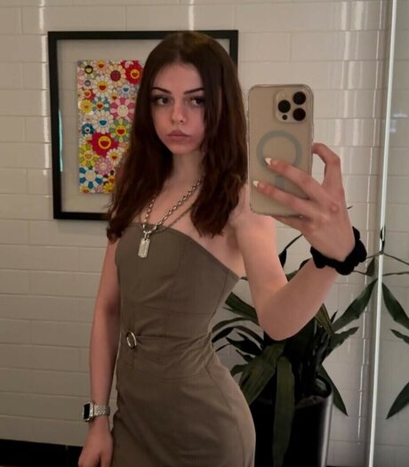 Naakte gelekte OnlyFans-foto van Zion Diamond