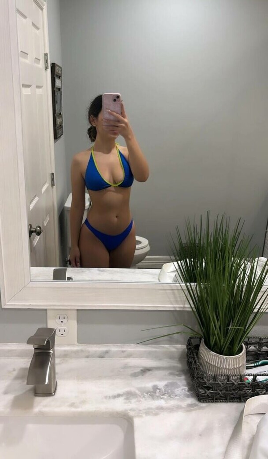 Naakte gelekte OnlyFans-foto van Melanie2004 #8 Naakte gelekte OnlyFans-foto van Melanie2004 #8