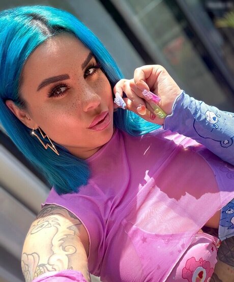 Naakte gelekte OnlyFans-foto van Kate Merlan