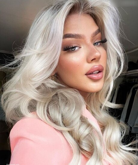 Elaine Victoria