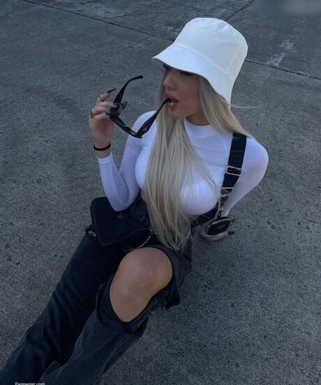 Elaine Victoria