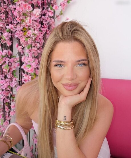 Elaine Victoria