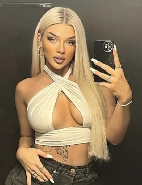 Elaine Victoria