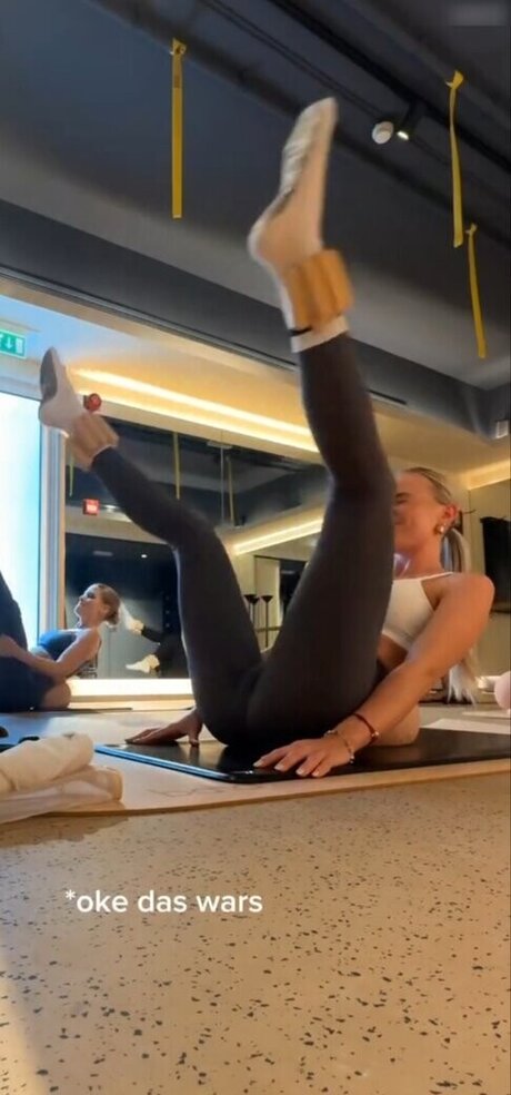 Naakte gelekte OnlyFans-foto van Lina Dren