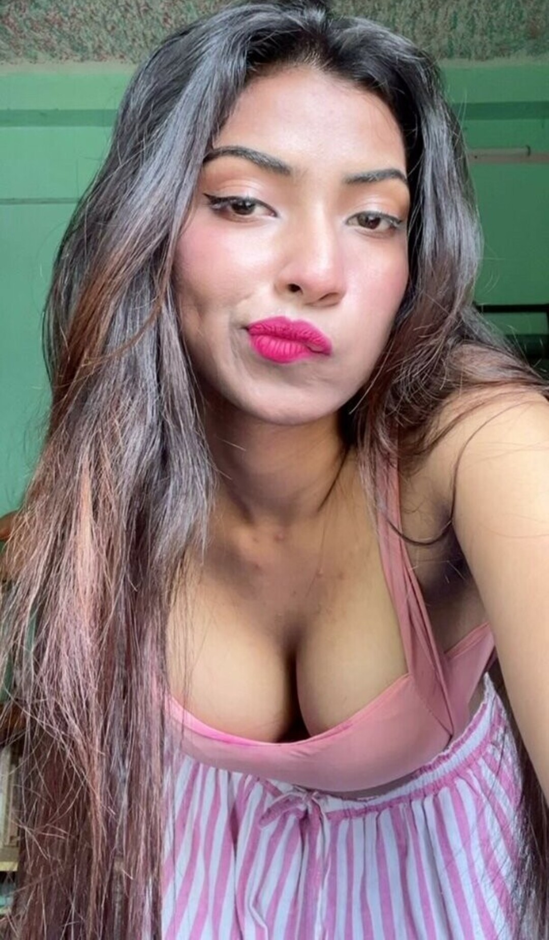 Naakte gelekte OnlyFans-foto van Itzmesaheliofficial #22 Naakte gelekte OnlyFans-foto van Itzmesaheliofficial #22