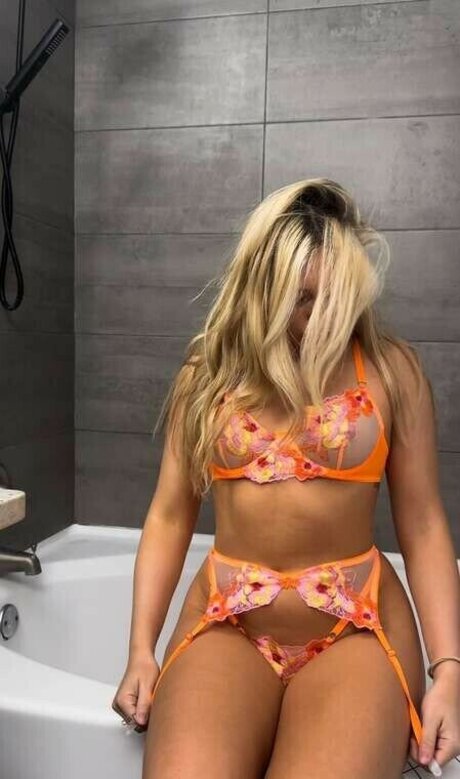 PeachesExclusive