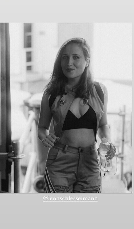 Naakte gelekte OnlyFans-foto van Alice Merton