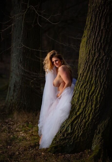 Naakte gelekte OnlyFans-foto van Cold Angel
