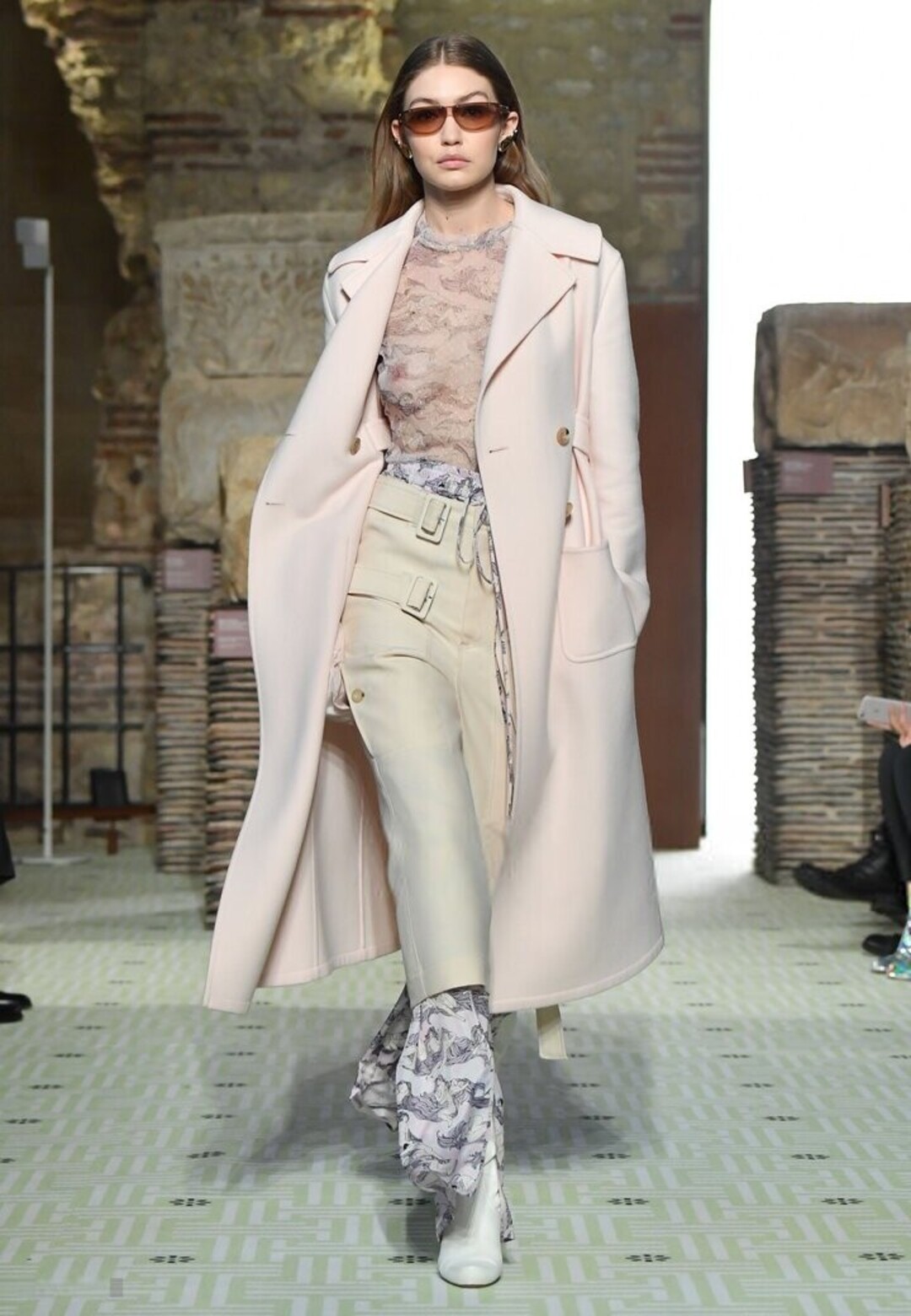 Naakte gelekte OnlyFans-foto van Oops International #1929