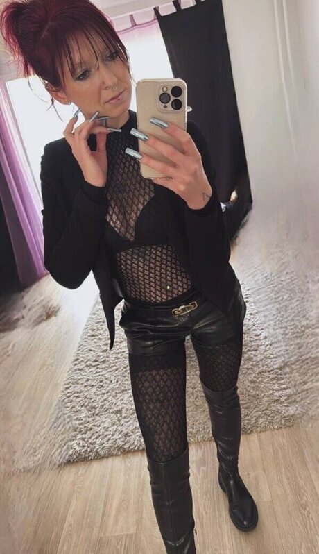Nicole Anna