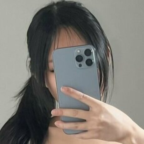 Naakte gelekte OnlyFans-foto van Cindae