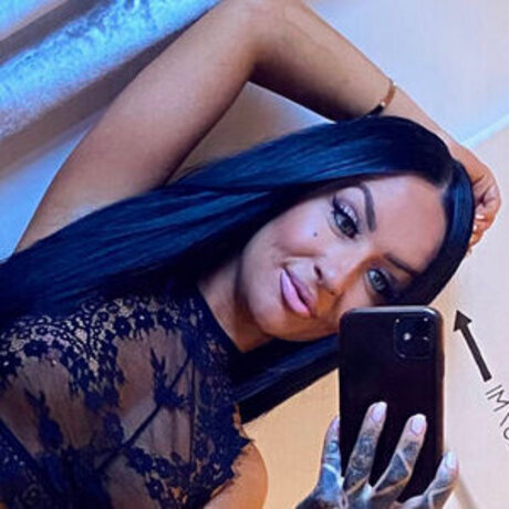 Naakte gelekte OnlyFans-foto van Tiamendez