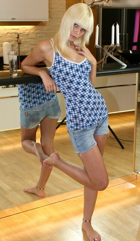 Footlovegirls