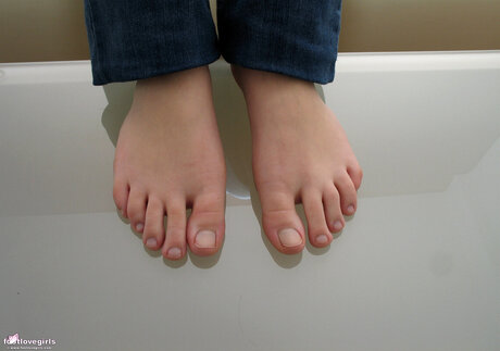 Footlovegirls