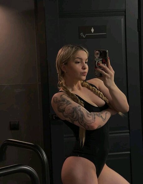 Naakte gelekte OnlyFans-foto van Musclekitty