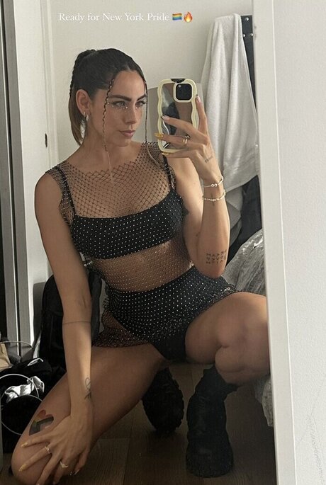 Herstoryfeed