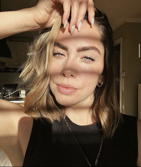 Herstoryfeed