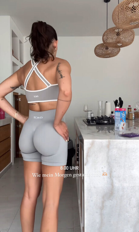 Herstoryfeed