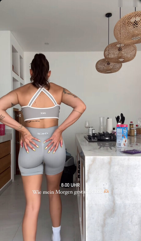 Herstoryfeed