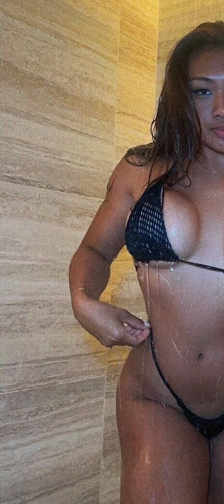 Naakte gelekte OnlyFans-foto van Faithgbd