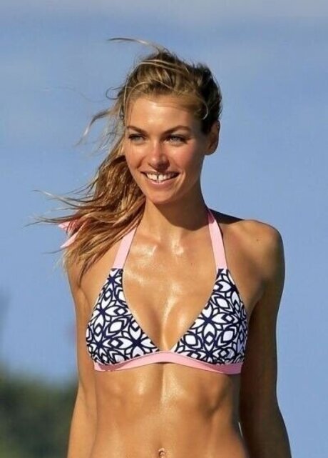 Jessica Hart