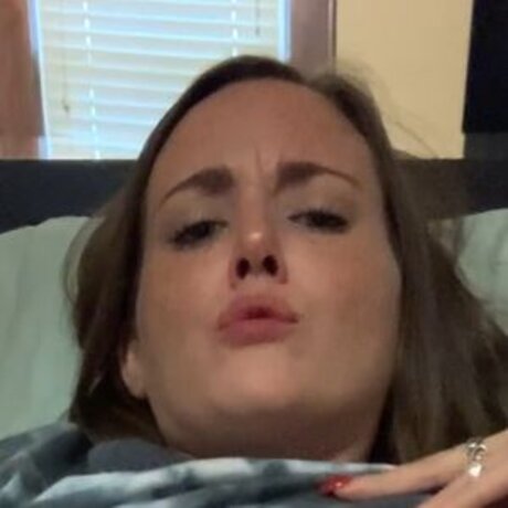 Naakte gelekte OnlyFans-foto van Raritybee