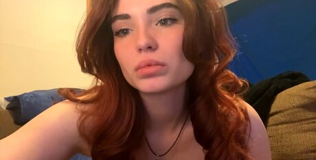 Naakte gelekte OnlyFans-foto van Scarletbean