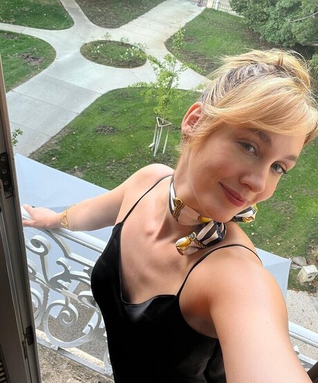 Naakte gelekte OnlyFans-foto van Eefje Depoortere