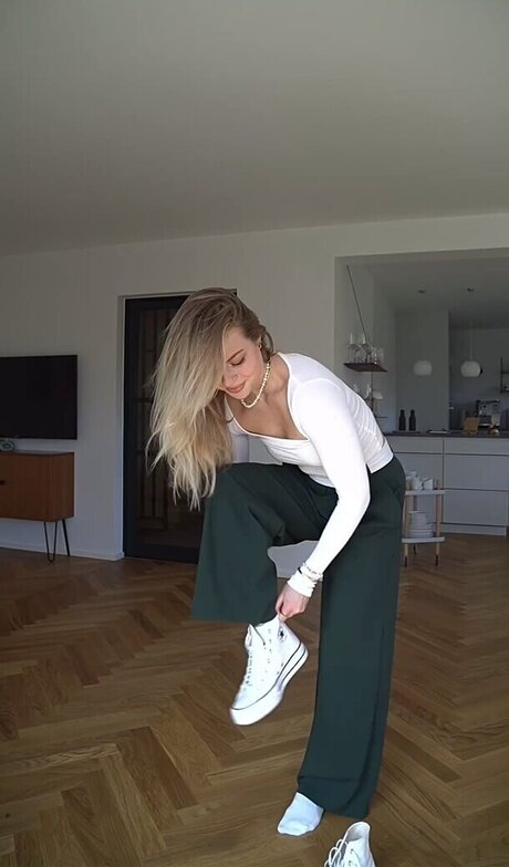 Naakte gelekte OnlyFans-foto van Vallixpauline