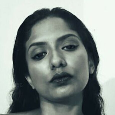 Naakte gelekte OnlyFans-foto van Ammu Nair
