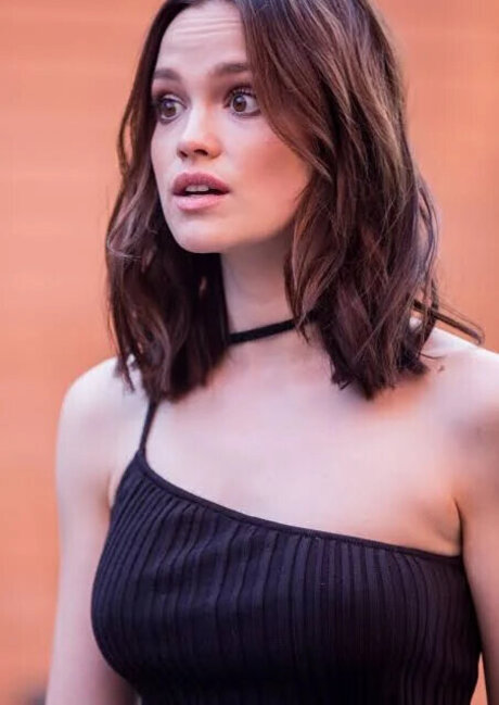 Emilia Schüle