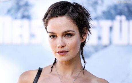 Emilia Schüle