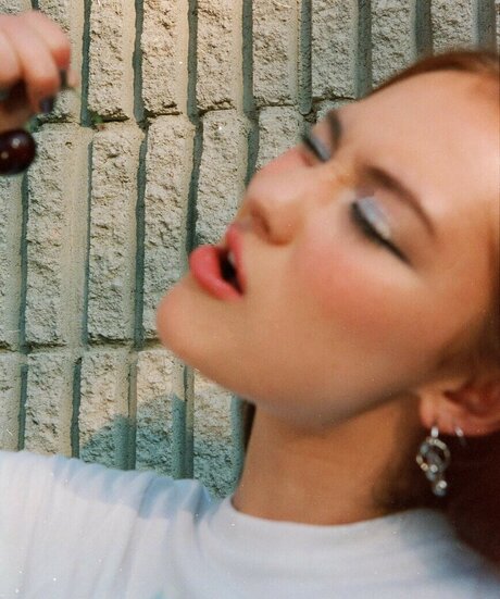 Lola Tung