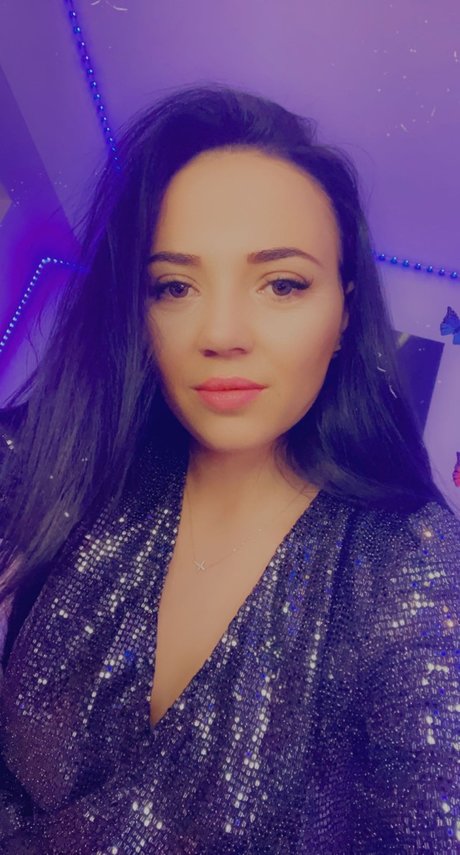 Naakte gelekte OnlyFans-foto van Laura