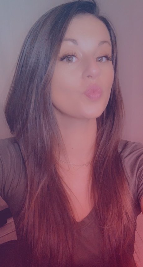 Naakte gelekte OnlyFans-foto van Lauralie