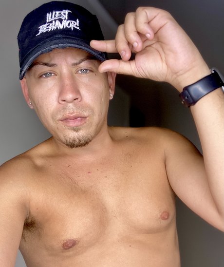 Naakte gelekte OnlyFans-foto van Fame J
