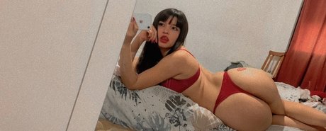 Naakte gelekte OnlyFans-foto van Your Favorite Latina 