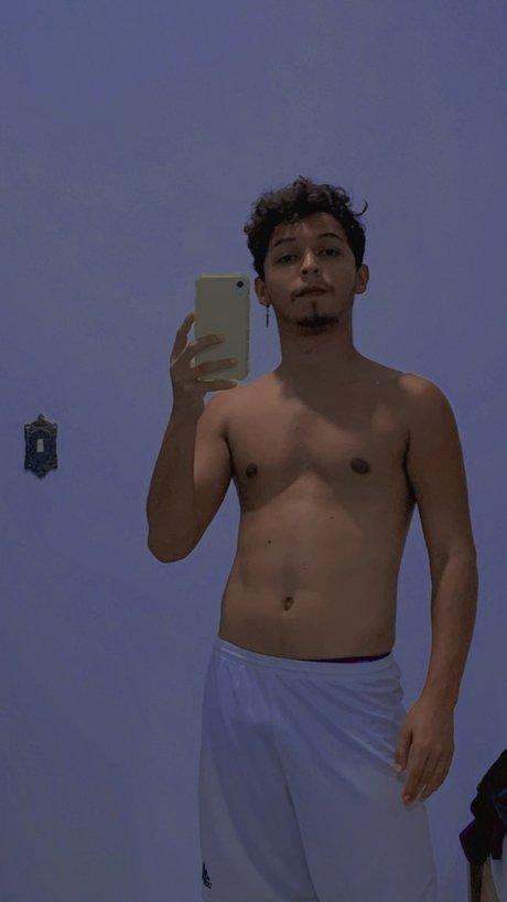 Naakte gelekte OnlyFans-foto van Luke