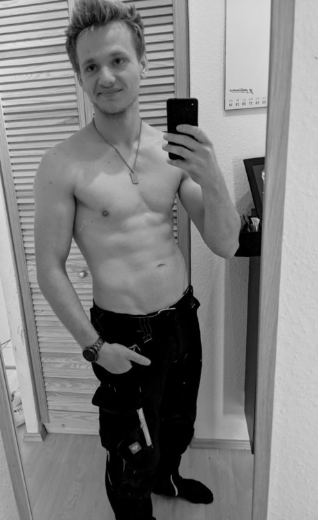 Naakte gelekte OnlyFans-foto van Lasse