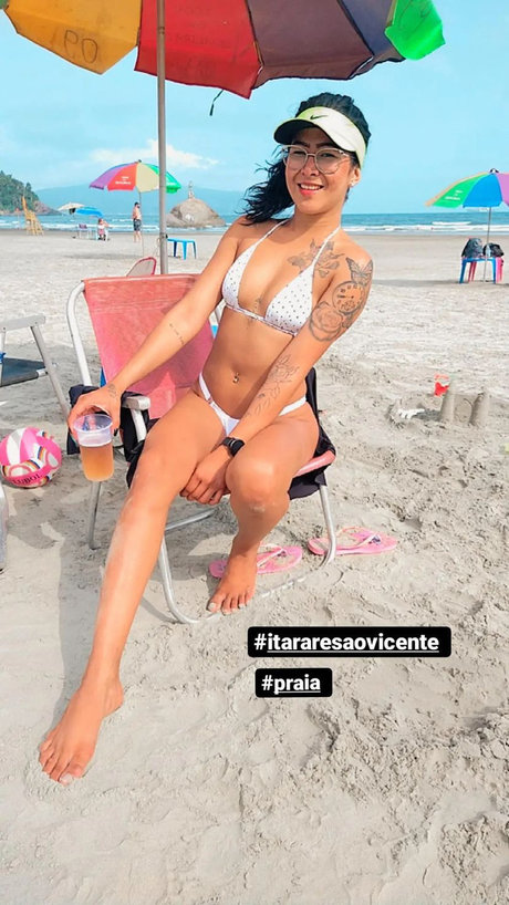 Naakte gelekte OnlyFans-foto van Lary Silva