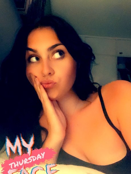 Naakte gelekte OnlyFans-foto van Lara Mai