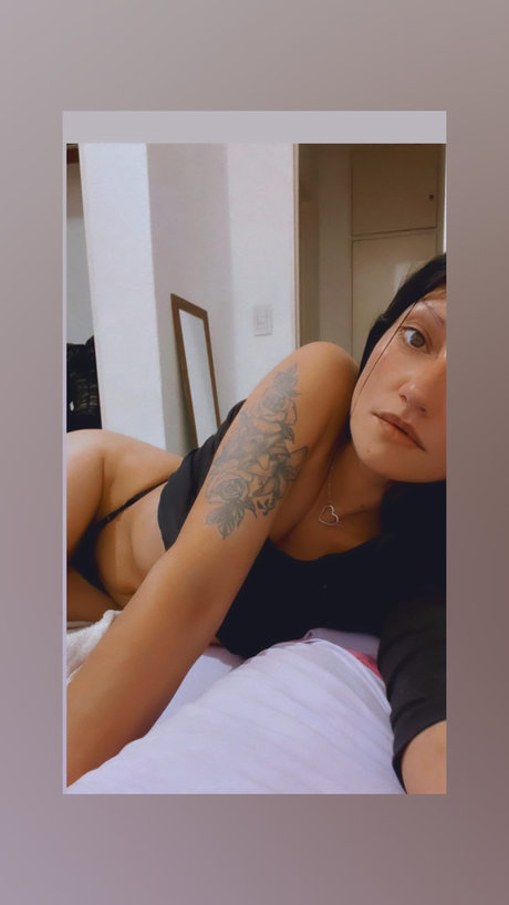 Naakte gelekte OnlyFans-foto van Ana
