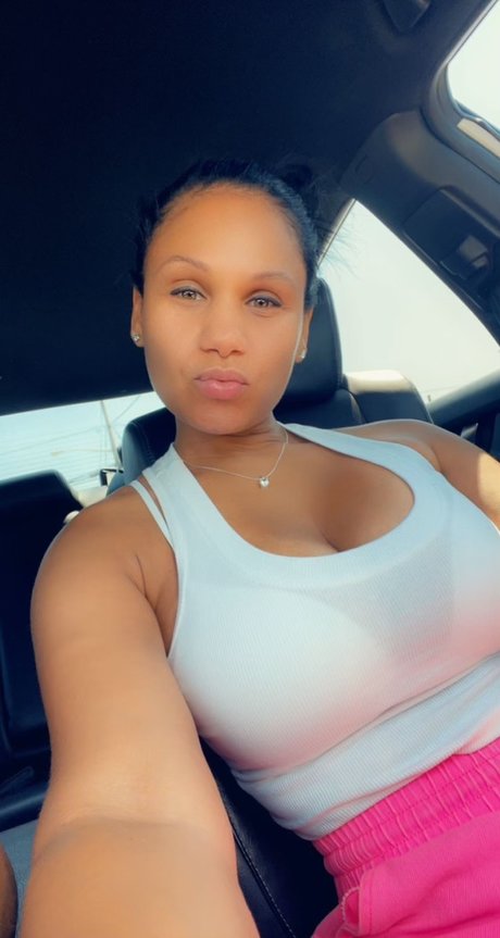 Naakte gelekte OnlyFans-foto van Prissy Da Baddie